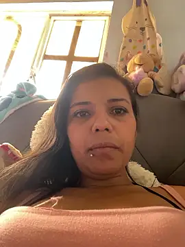 cinthia2011 online show from 01/18/26, 06:01