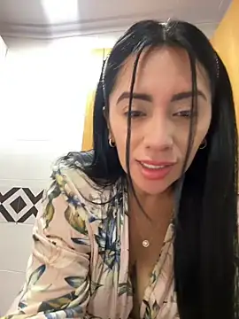 Snapshot of nataliia_queen_ chatting on 05/24/26, 05:40 nataliia queen online show from 05/24/26, 05:40