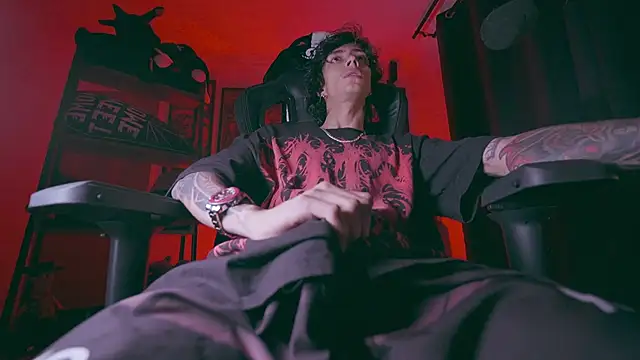 Olliver   y online show from 04/14/26, 02:50