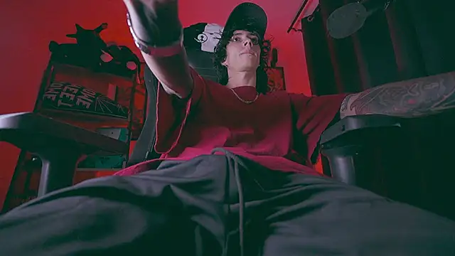 Olliver   y online show from 04/19/26, 01:49