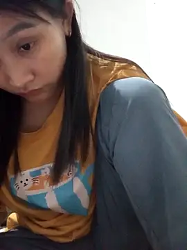 yumyum112 online show from 02/15/26, 01:57