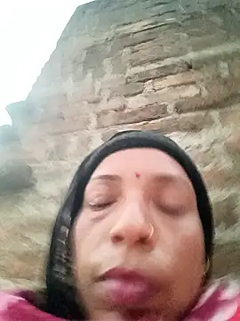 Snapshot of Jamuna_01 chatting on 01/19/26, 01:20 Jamuna 01 online show from 01/19/26, 01:20