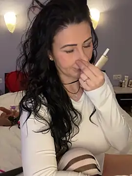 IRISWHITE17 online show from 04/18/26, 01:31