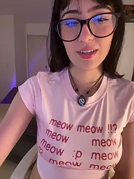 HinaSweet online show from 04/07/26, 12:44