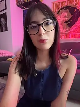 HinaSweet online show from 05/18/26, 01:02