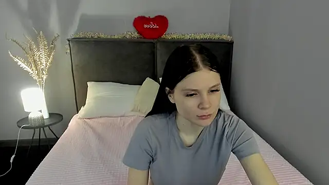 SkinyJoys online show from 02/25/26, 02:21