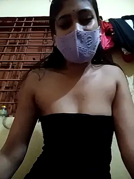 Snapshot of queenneha69 chatting on 04/29/26, 05:30 queenneha69 online show from 04/29/26, 05:30