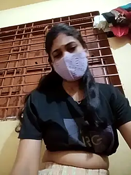 Snapshot of queenneha69 chatting on 05/02/26, 05:18 queenneha69 online show from 05/02/26, 05:18