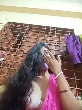 Snapshot of queenneha69 chatting on 06/08/26, 04:40 queenneha69 online show from 06/08/26, 04:40