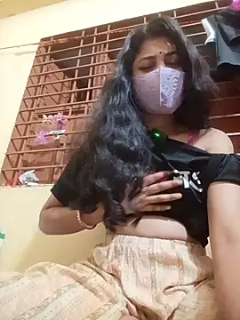 Snapshot of queenneha69 chatting on 06/10/26, 05:34 queenneha69 online show from 06/10/26, 05:34