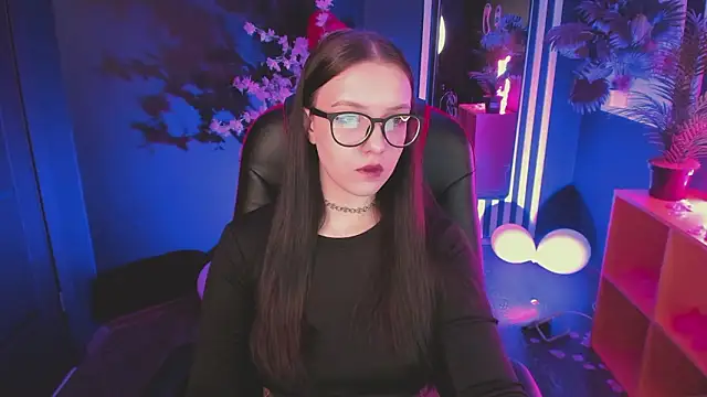 Snapshot of Emily_tender chatting on 02/15/26, 05:37 Emily tender online show from 02/15/26, 05:37