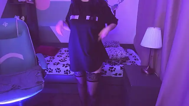 Snapshot of Emily_tender chatting on 02/28/26, 05:52 Emily tender online show from 02/28/26, 05:52