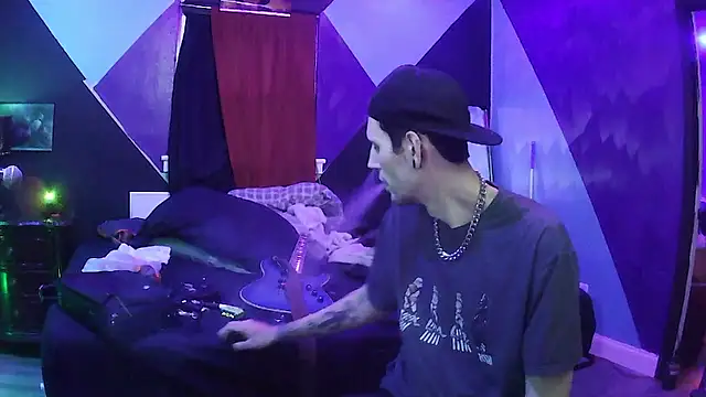 Snapshot of FADEDSADBOY chatting on 01/13/26, 08:41 FADEDSADBOY online show from 01/13/26, 08:41