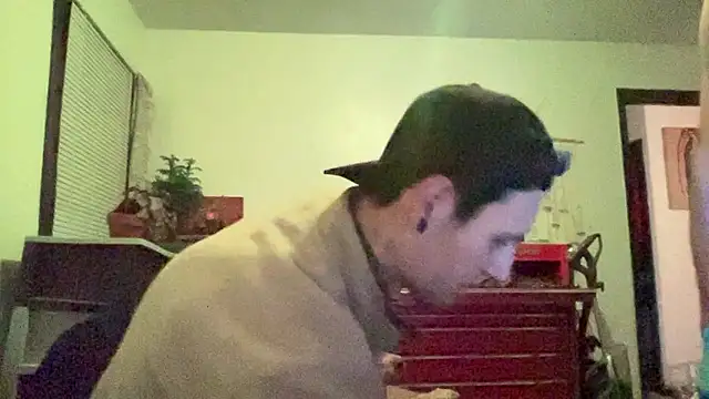 Snapshot of FADEDSADBOY chatting on 01/14/26, 08:31 FADEDSADBOY online show from 01/14/26, 08:31