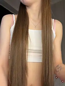 Snapshot of SkylineBliss chatting on 02/19/26, 07:48 SkylineBliss online show from 02/19/26, 07:48