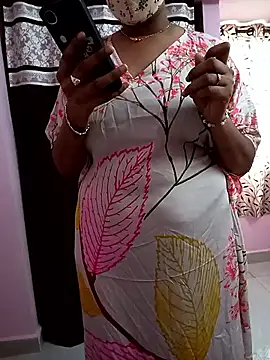 Snapshot of Ammu14399 chatting on 05/13/26, 07:28 Ammu14399 online show from 05/13/26, 07:28