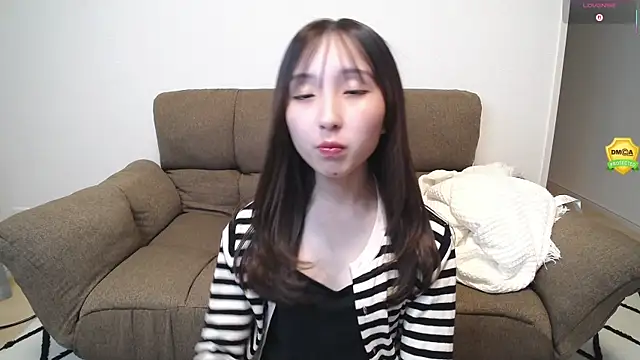 Snapshot of -Ema_ chatting on 07/29/26, 12:14 -Ema online show from 07/29/26, 12:14
