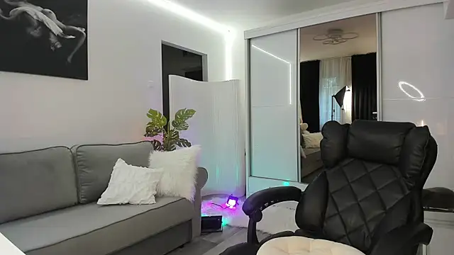 Ivy Bellee online show from 04/16/26, 05:19