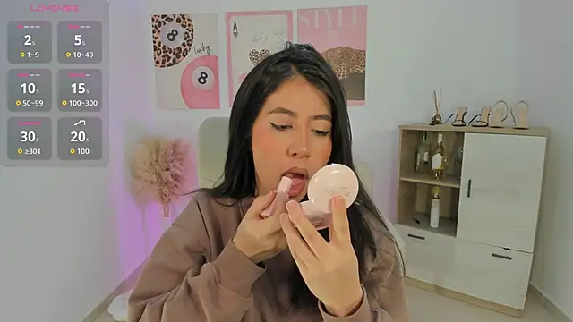 Sussan Monroe online show from 04/10/26, 09:47