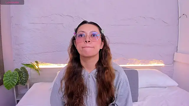 lanna 18  online show from 02/26/26, 12:04