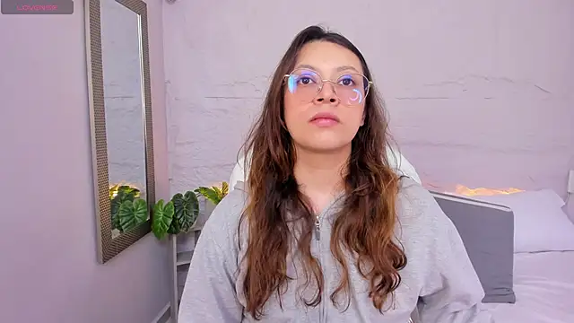 lanna 18  online show from 06/05/26, 12:00