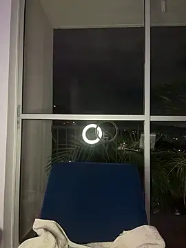 alesziarose  online show from 03/25/26, 11:55