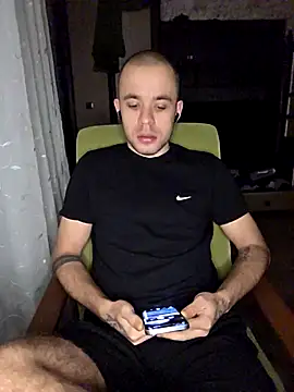 Snapshot of TvoY_bOy1 chatting on 01/19/26, 04:11 TvoY bOy1 online show from 01/19/26, 04:11