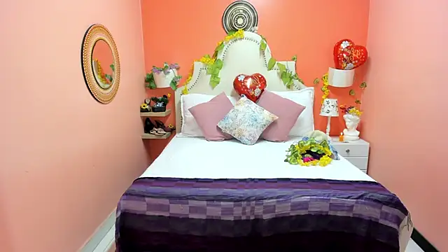 Dalila Najjar  online show from 04/26/26, 02:59