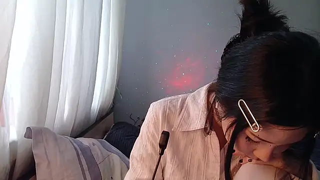 Snapshot of AprilOnilll chatting on 01/07/26, 07:33 AprilOnilll online show from 01/07/26, 07:33