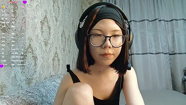 AprilOnilll online show from 04/10/26, 05:06