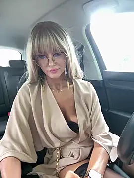 NaughtyNinky online show from 06/05/26, 07:25