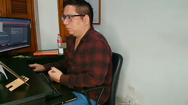 Snapshot of chubby16cm chatting on 01/10/26, 11:20 chubby16cm online show from 01/10/26, 11:20