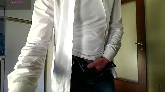 Snapshot of Ele7b5 chatting on 05/03/26, 03:29 Ele7b5 online show from 05/03/26, 03:29