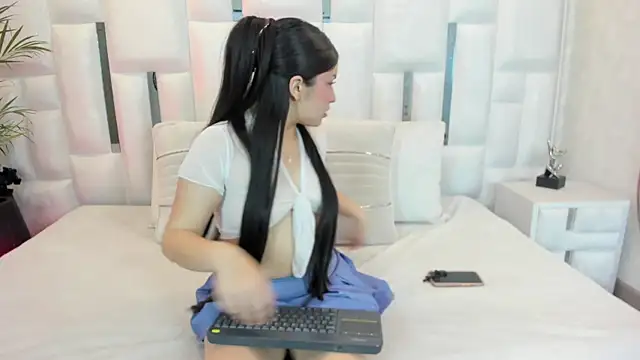 Snapshot of im_miadoll chatting on 01/16/26, 08:24 im miadoll online show from 01/16/26, 08:24