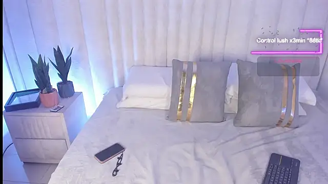 Snapshot of im_miadoll chatting on 02/11/26, 01:05 im miadoll online show from 02/11/26, 01:05