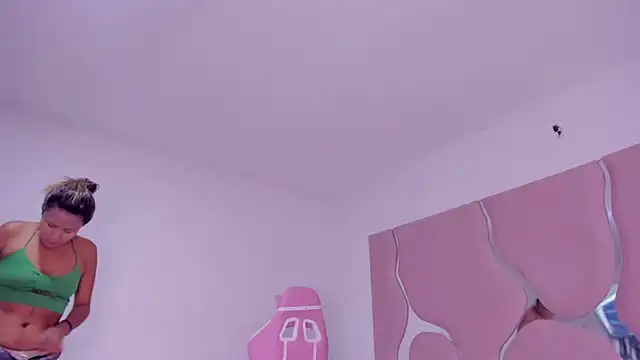 Snapshot of sharithasm chatting on 02/25/26, 08:18 sharithasm online show from 02/25/26, 08:18