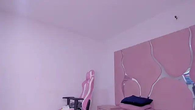 Snapshot of sharithasm chatting on 02/26/26, 08:08 sharithasm online show from 02/26/26, 08:08