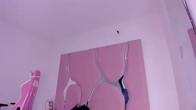 Snapshot of sharithasm chatting on 02/27/26, 09:04 sharithasm online show from 02/27/26, 09:04