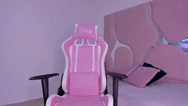 Snapshot of sharithasm chatting on 02/28/26, 08:54 sharithasm online show from 02/28/26, 08:54