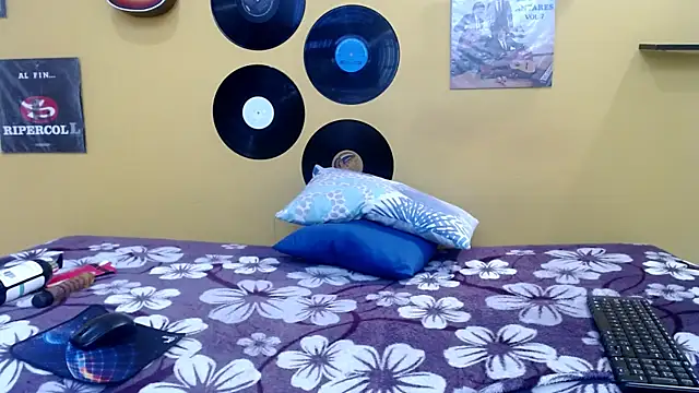 marcelasweet457 online show from 04/16/26, 01:23