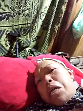 Snapshot of Agnes-baby chatting on 01/12/26, 12:05 Agnes-baby online show from 01/12/26, 12:05