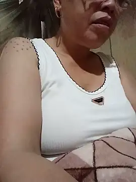 Snapshot of Agnes-baby chatting on 06/21/26, 12:35 Agnes-baby online show from 06/21/26, 12:35
