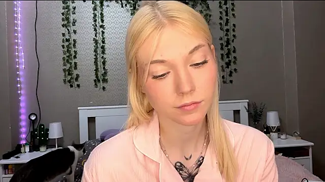 Snapshot of LlsabethHaze chatting on 01/14/26, 03:28 LlsabethHaze online show from 01/14/26, 03:28