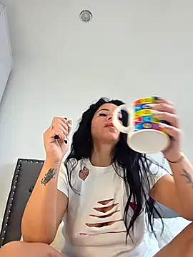 QueenMary80 online show from 01/13/26, 10:20