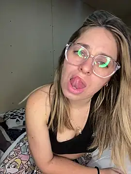 Snapshot of soyanahii chatting on 05/21/26, 01:34 soyanahii online show from 05/21/26, 01:34