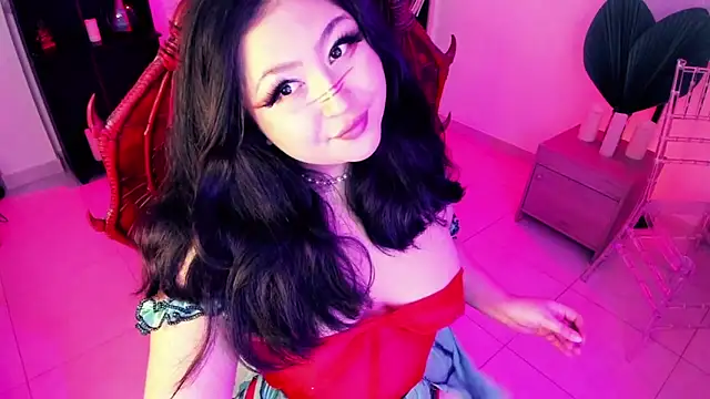 Snapshot of Sweet_lenna chatting on 04/18/26, 10:43 Sweet lenna online show from 04/18/26, 10:43