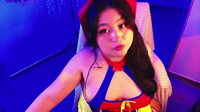 Snapshot of Sweet_lenna chatting on 05/19/26, 01:56 Sweet lenna online show from 05/19/26, 01:56