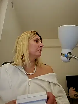 Amelia9798 online show from 02/22/26, 06:39