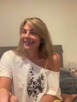 Scarlett the girlnextdoor online show from 04/01/26, 08:28