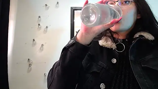 abril onnel online show from 01/23/25, 08:56